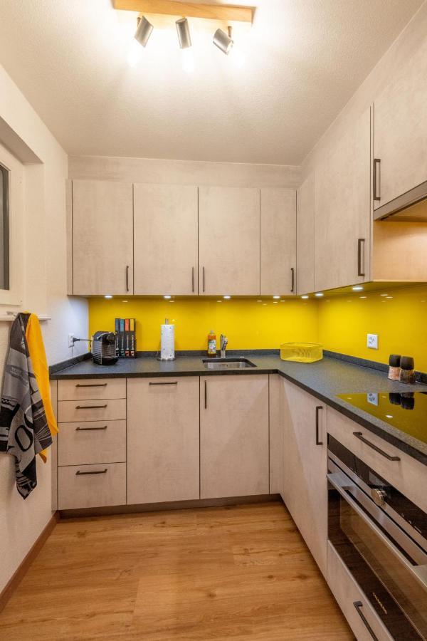 Ambassador Yellow Home Grächen Kültér fotó